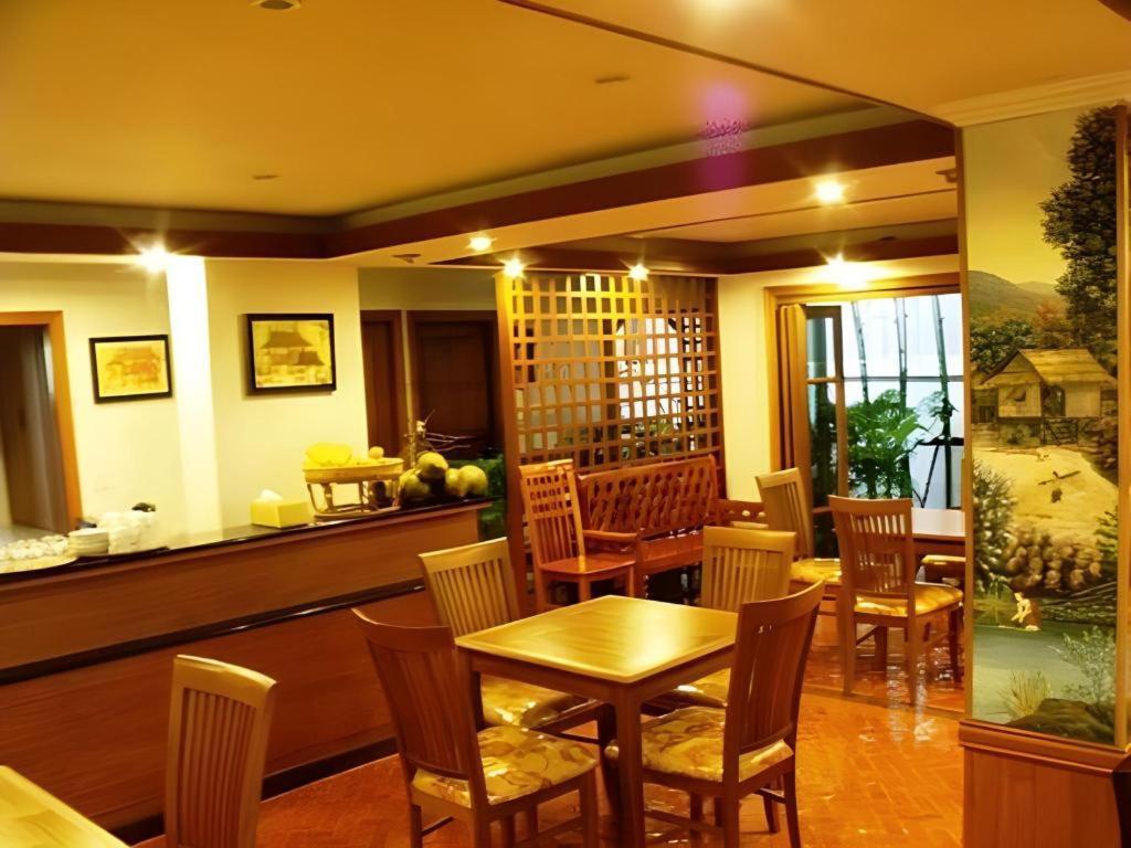 Chada Thai House Pattaya Exterior photo