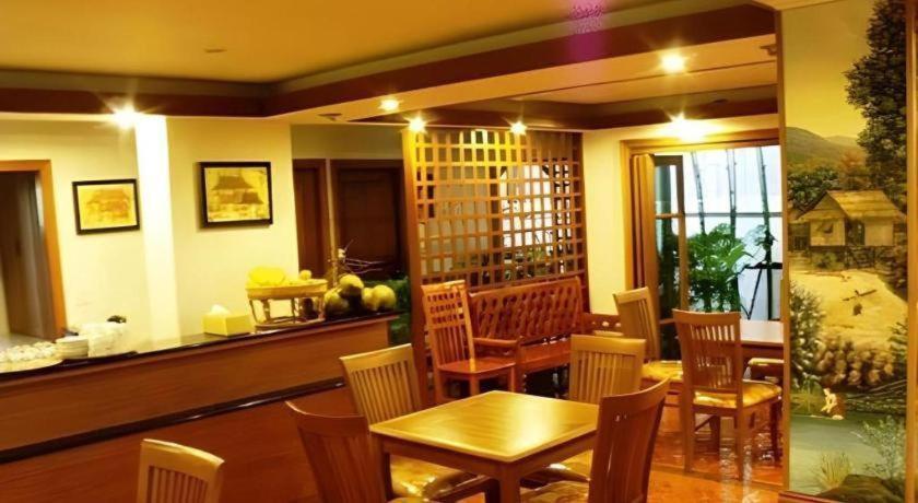 Chada Thai House Pattaya Exterior photo